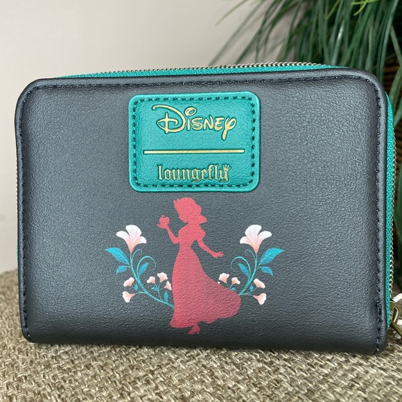 Snow White Themed Women's Wallet from Lounge Fly Disney - Picture 2 of 4
